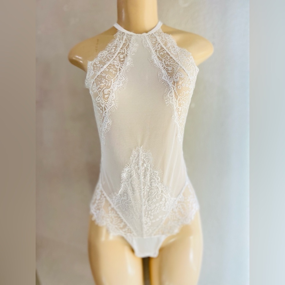 GLAMOROUS women’s Lace bodysuit white size small new with tags